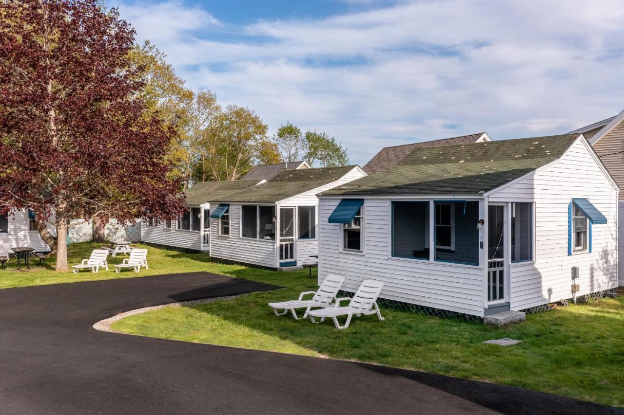 The Beaches Guestrooms And Cottages Wells Exterior photo