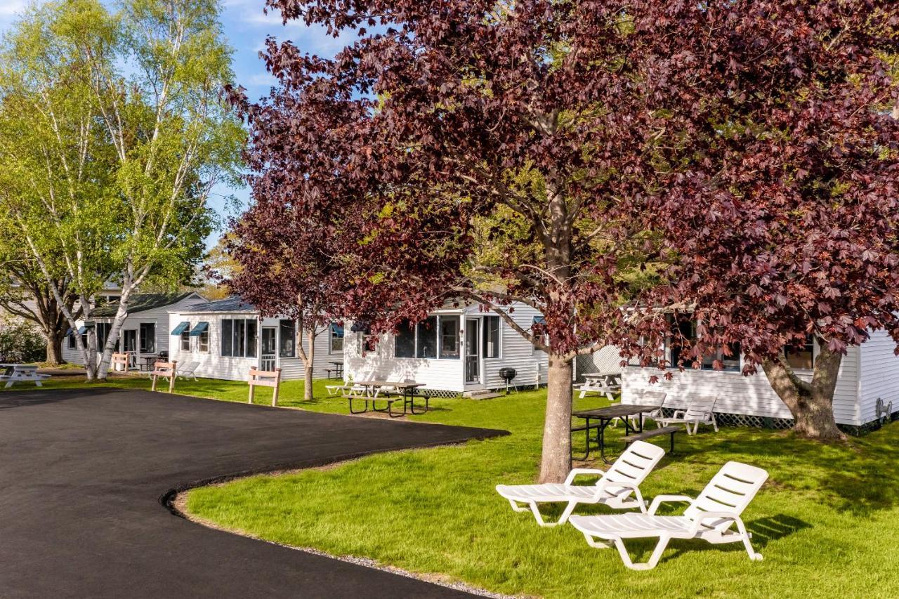 The Beaches Guestrooms And Cottages Wells Exterior photo